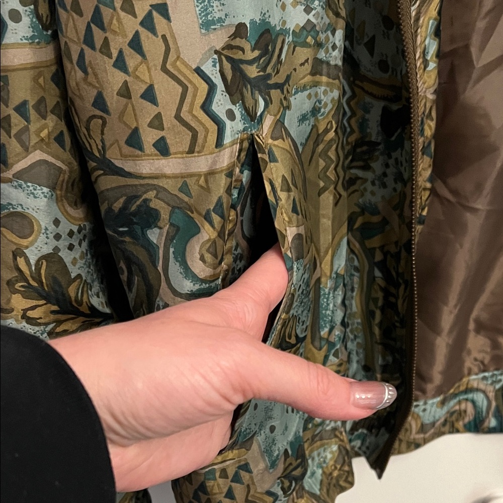 Women's Patterned Bomber Jacket - Picture 4 of 7